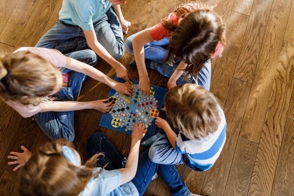 10 jeux pour initier les enfants aux jeux de société